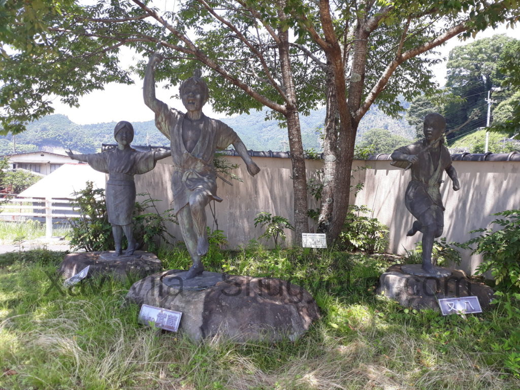 Estatuas niños